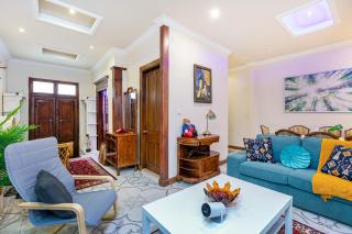 Big House for Groups Near Elevator - 2