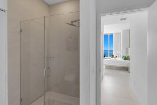 2BR Ocean View Balcony & Pool - 1