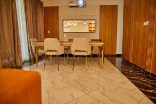 Luxury 2 BEDROOM APARTMENT - 5