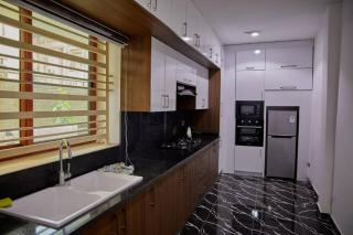 Luxury 2 BEDROOM APARTMENT - 4