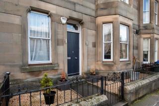 Roomy home 1 level Free Parking - 8