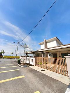 Ana Homestay Moslim only 4 airconds Wi-Fi - 3