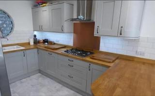 Modern 4BR Getaway House for Families and Groups - 3