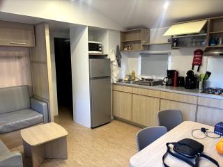 Trigano évolution 35 climatisé, 3 chambres dans camping 4 étoiles à La Presqu'ile du Barcares - Le Barcarès - 2