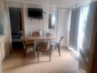 Trigano évolution 35 climatisé, 3 chambres dans camping 4 étoiles à La Presqu'ile du Barcares - Le Barcarès - 1