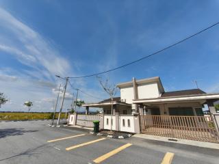 Ana Homestay Moslim only 4 airconds Wi-Fi - 7