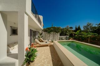 Modern townhouse with private heated pool near Cabopino beach in Artola, Marbella - 6