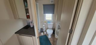 3 Bed Caravan Sleeps 6 with Free Parking - 7