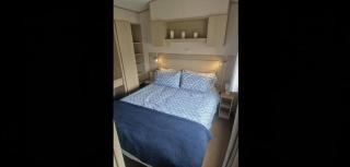 3 Bed Caravan Sleeps 6 with Free Parking - 5