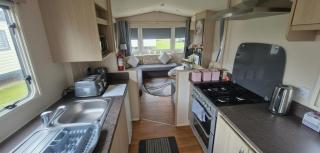 3 Bed Caravan Sleeps 6 with Free Parking - 3