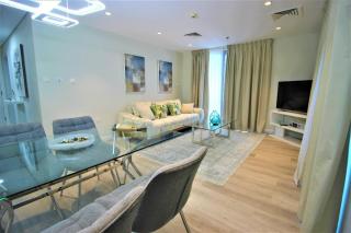 Premium 1BR on High Floor with Stunning Sea View and Balcony - 5