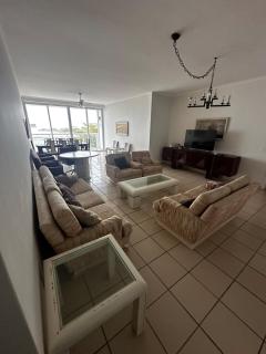 Luxo Frente Mar em Pitangueiras 200 m2 - Guarujá - 1