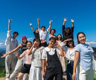 Yangshuo Courtyard Hotel - An all-English team by the Li River - 1