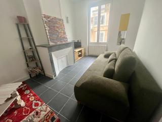 Un superbe t2 plein centre à cours belsunce - 9