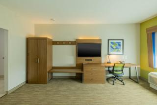 Holiday Inn Express & Suites Lindale - Tyler by IHG - 7