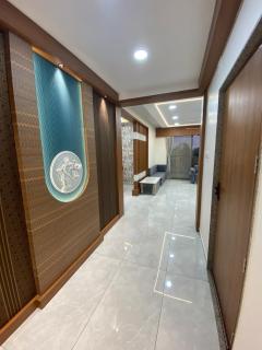 Home away from Home close to Swaminarayan Temple - 1