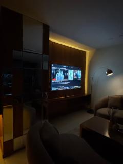 The Skyluxe Designer Suite with Rooftop Pool - 8