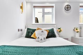 Luxury 1-Bed Apt in Waterloo 7 Mins to London Eye Includes Terrace - 4