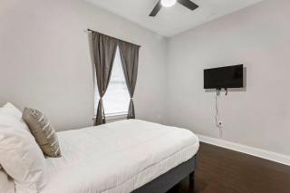 Luxury 3-Bedroom Oasis with Open Living Space & Designer Touches - 3