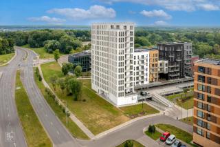 Contemporary 2 Bedroom Apartment with EV Parking - 4