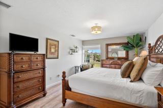 West Bay Cove 242 - 2