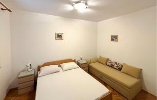 Awesome Apartment In Duce With House Sea View - 6