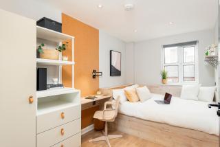 Spacious 6-Bed House Close to Nottingham City Centre - 9