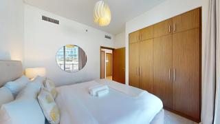 5242 Tower 2 - One Bed, Low Floor with Canal View - 1