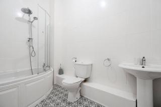 Luxury Waterfront Flat near City Center - 9