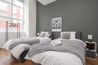 Luxury Waterfront Flat near City Center - 7