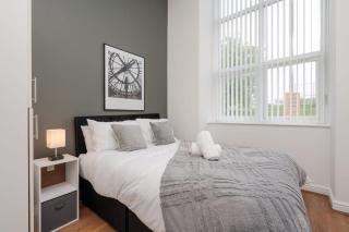 Luxury Waterfront Flat near City Center - 1