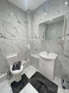 The Felix Apartments - 2 Bedrooms - WIFI - FREE Parking - 3