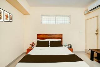 Hotel Seafaceing Golden- Palace - Swimming Pool and Private Beach Facilities - 2