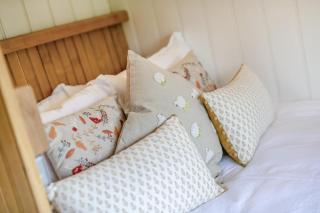 1 Bed in Cowling oc-s30772 - 2