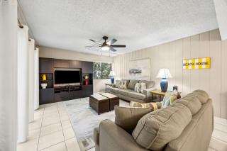 Pool View Beachwood Condo - 7