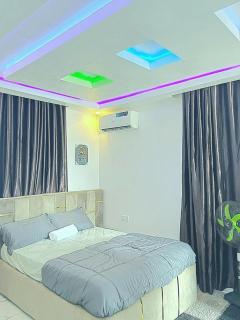 LuxeHaven Apartment - 6