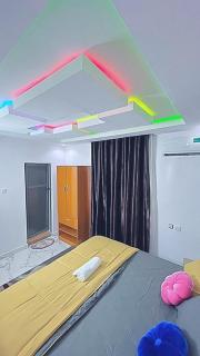 LuxeHaven Apartment - 5