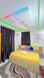 LuxeHaven Apartment - 1