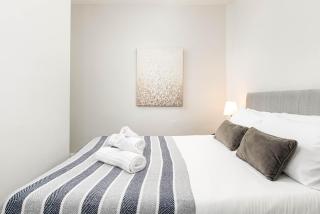 Stunning Block of 3 Central Flats-By FabAccommodation - 1