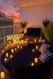 Luxury Penthouse with Balcony Bed and Bay & City View - 0