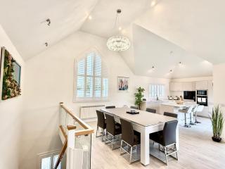 44 Summer Lake, 4 Bedroom, Detached, Luxury Lakeside Lodge with Private Hot Tub in the Cotswold Lakes - 7