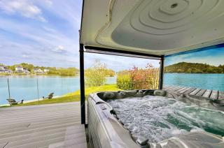 44 Summer Lake, 4 Bedroom, Detached, Luxury Lakeside Lodge with Private Hot Tub in the Cotswold Lakes - 5