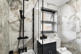 Modern 2 Bedroom next Central London - 2