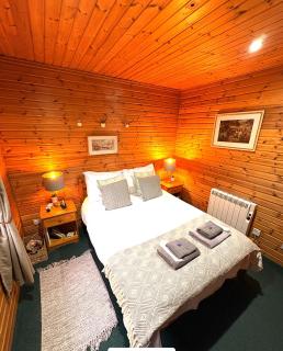 Braemar Lodge Cabins Not for profit - 5