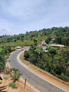 Pleasant Stay Coonoor-A Serene Hillside Retreat - 9
