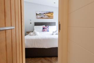 Great Gable Riverside Luxury Lodge - 9