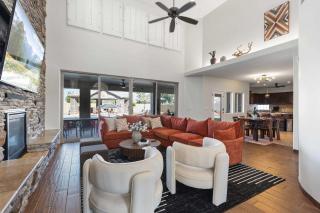 Luxury 6BR Retreat - Pool BBQ Theater and Games - 1