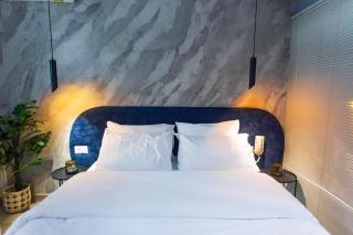 Luxury Suite by The Bubbles Jacuzzi Rooms - 4
