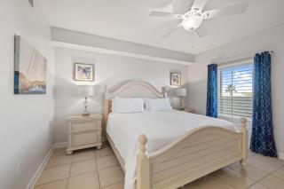 Admiral's Quarters 307 - 4