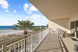 Admiral's Quarters 307 - 2